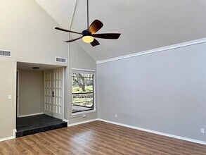 30 Casa Verde St in Lakeway, TX - Building Photo - Building Photo