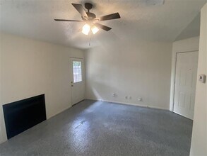 2505 Corian Glen Dr in San Antonio, TX - Building Photo - Building Photo