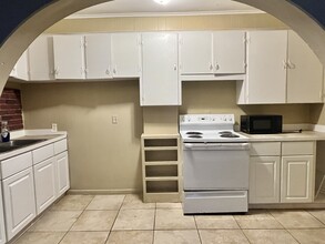 2201 N I St, Unit Duplex in Fort Smith, AR - Building Photo - Building Photo
