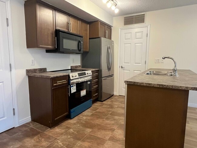 property at 6925-199 199 St NW