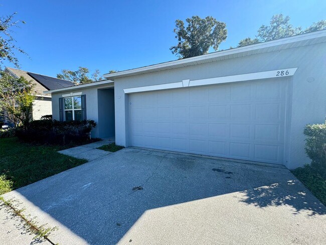 286 E Fiesta Key Loop in DeLand, FL - Building Photo - Building Photo