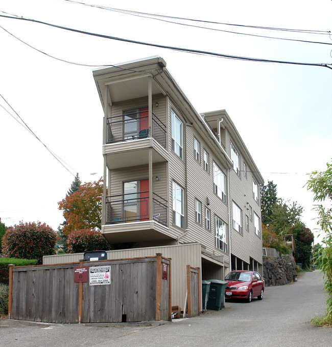 650 W Bertona St in Seattle, WA - Building Photo - Building Photo