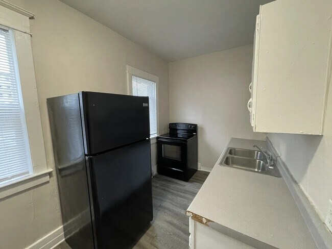710 W California Ave in Urbana, IL - Building Photo - Building Photo
