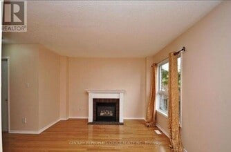 5689 Sidmouth St in Mississauga, ON - Building Photo - Building Photo