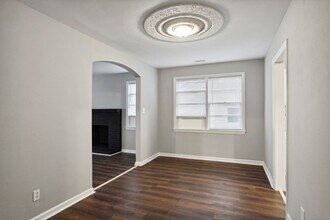 1104 W Victory Dr in Savannah, GA - Building Photo - Building Photo