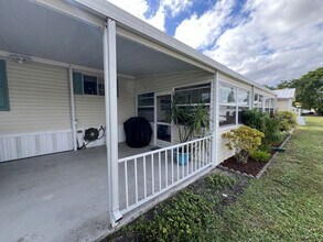 3021 SW 52nd Ave in Davie, FL - Foto de edificio - Building Photo