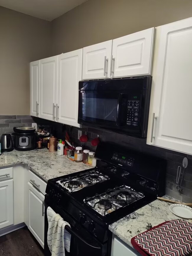 property at 2623 Ashleigh Ln