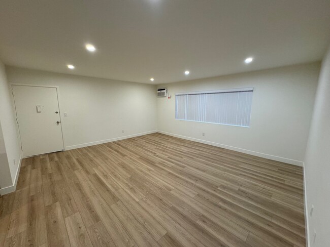 929 Larrabee St, Unit #6 in West Hollywood, CA - Building Photo - Building Photo