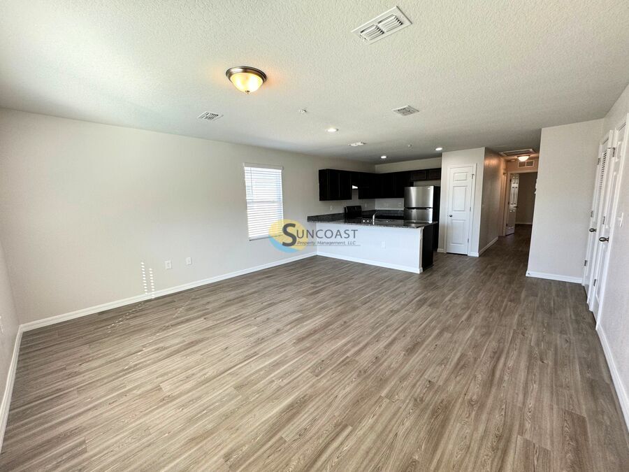 7637 Mailes Ct in Jacksonville, FL - Building Photo