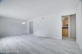 8206 Natures Dr in Tobyhanna, PA - Foto de edificio - Building Photo