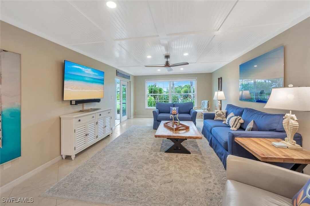 4200 Belair Ln in Naples, FL - Building Photo
