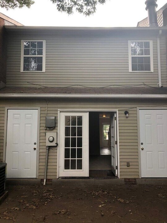 12737 Woodside Ln in Newport News, VA - Building Photo