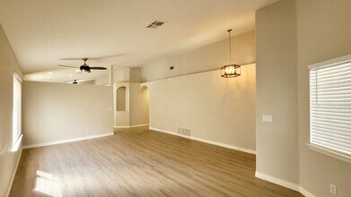 2417 Wild Ginger Ln in Las Vegas, NV - Building Photo - Building Photo