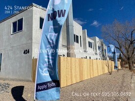 424 Stanford Dr SE in Albuquerque, NM - Building Photo