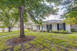 6903 Alderney Dr in Houston, TX - Building Photo
