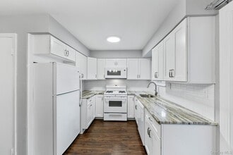 106 Yorkshire Dr in Suffern, NY - Building Photo - Building Photo