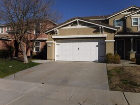 1257 Kensington Dr in Plumas Lake, CA - Building Photo