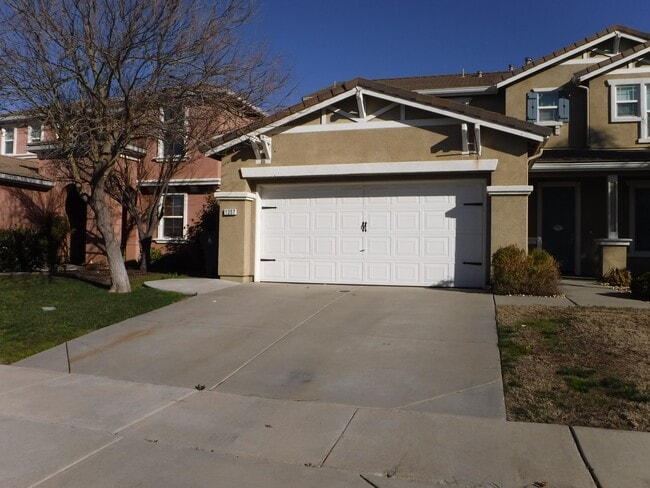 property at 1257 Kensington Dr