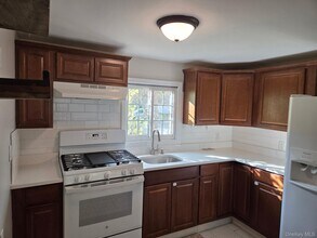 1019 Cassel Ave in Bay Shore, NY - Foto de edificio - Building Photo