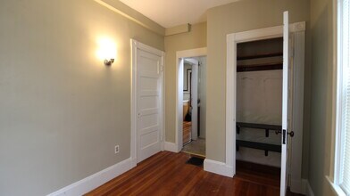 7 Ashland St, Unit 1 in Somerville, MA - Building Photo - Building Photo