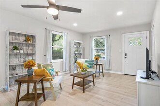 390 Lincoln Pl SW in Atlanta, GA - Building Photo - Building Photo