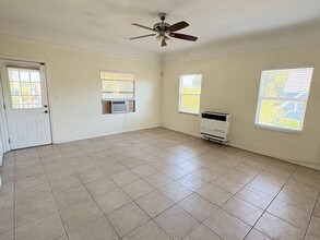 336 N Broadway in Turlock, CA - Building Photo - Building Photo