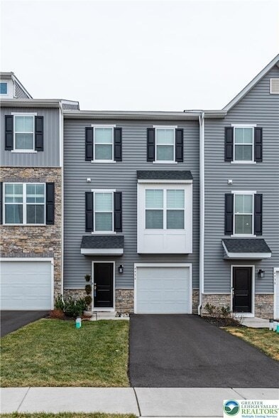 4936 Brookside Ct in Coopersburg, PA - Foto de edificio - Building Photo