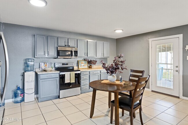 13810 N 48th Ave in Glendale, AZ - Building Photo - Building Photo