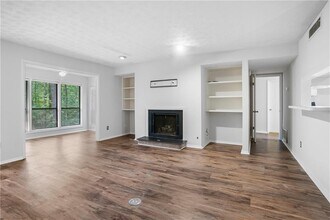 1006 Dunbar Dr in Dunwoody, GA - Building Photo - Building Photo