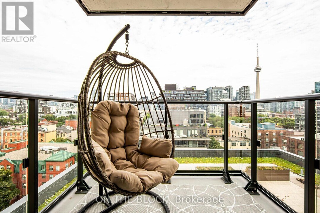 543-1543 Richmond St W in Toronto, ON - Building Photo