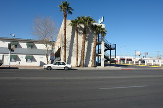 Avalon Arms Apartments in Las Vegas, NV - Building Photo - Building Photo