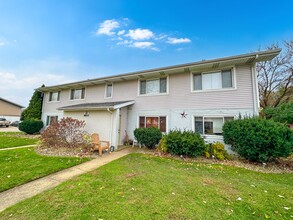 213 Robson Dr in Lockport, IL - Building Photo - Primary Photo