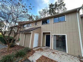 507 NW 39th Rd in Gainesville, FL - Building Photo