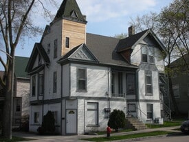 1702 E Bradford Ave, Unit 1702