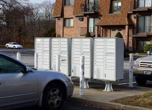 Farmington Terrace in Cranston, RI - Building Photo - Building Photo