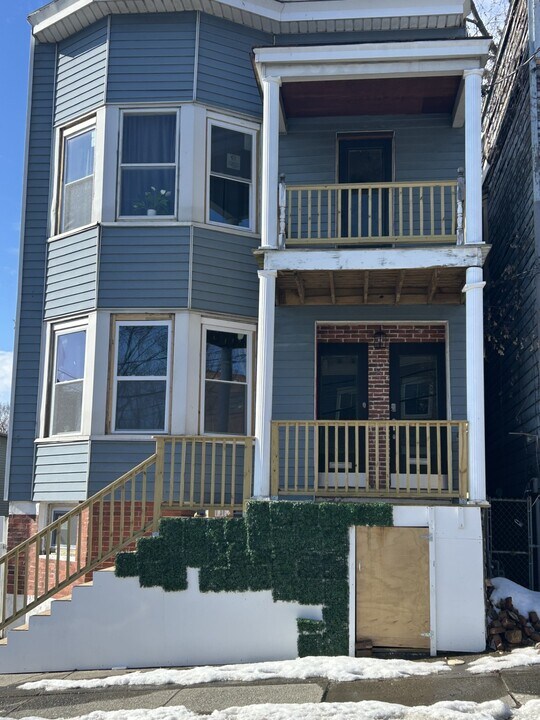 69 Lark St, Unit Section 8 Preferred in Albany, NY - Building Photo