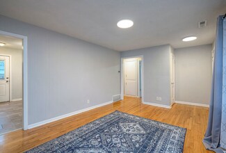 1004 E Cedar St in Olathe, KS - Building Photo - Building Photo