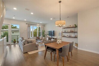 9060 Corsair Pl in Dallas, TX - Building Photo - Building Photo