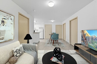 Alderwood Court Senior Affordable Apartments in Lynnwood, WA - Foto de edificio - Building Photo