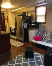 2107 Olive St in Cedar Falls, IA - Building Photo - Building Photo