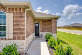 102 Rainmaker Cv in Bastrop, TX - Foto de edificio - Building Photo