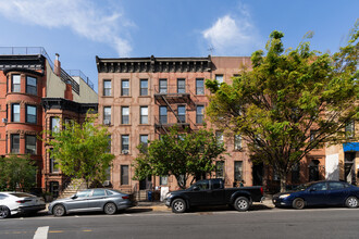 827 Union Street in Brooklyn, NY - Building Photo - Building Photo