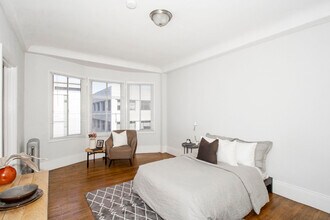 345 Fulton in San Francisco, CA - Foto de edificio - Building Photo