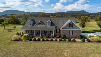 425 Brownsburg Turnpike in Rockbridge Baths, VA - Building Photo