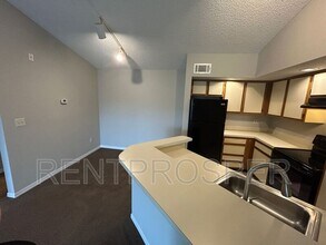 4642 Commander Dr in Orlando, FL - Building Photo - Building Photo