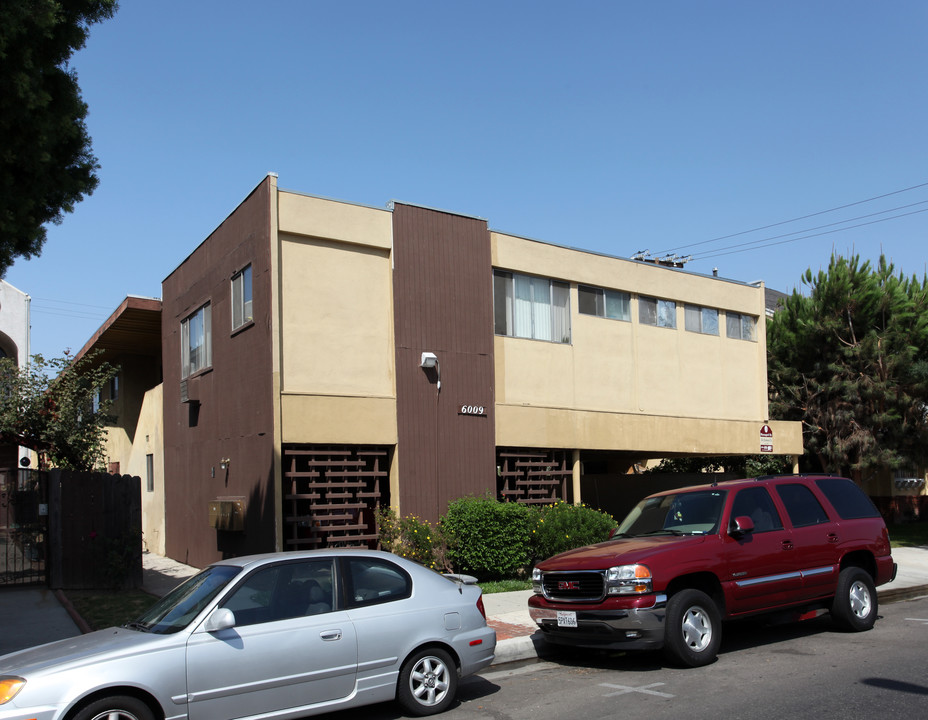 6009 Malabar St in Huntington Park, CA - Foto de edificio