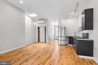 2106 E York St in Philadelphia, PA - Building Photo - Building Photo
