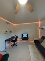 14035 NW 2nd Ave in Miami, FL - Building Photo