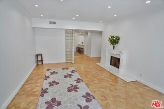 324 N Palm Dr in Beverly Hills, CA - Building Photo - Building Photo