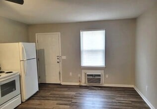 101 N 9th St, Unit 101 in Sanford, NC - Building Photo - Building Photo
